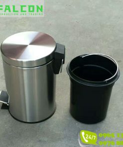 Thùng rác dậm chân khách sạn
